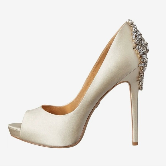 Badgley Mischka Kiara Peep Toe Platform Heel in Ivory Satin NIB - Picture 7 of 8